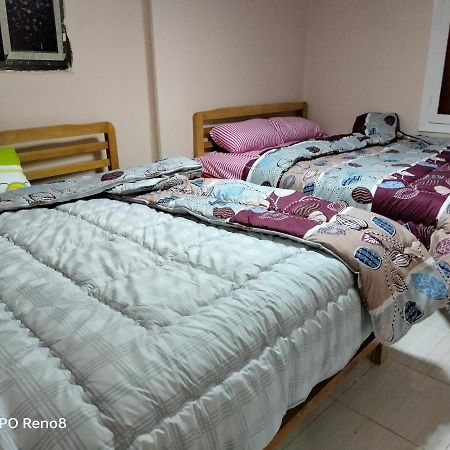Family Apartment - Next To Abdeen Palace And Museum Kairo Exteriör bild