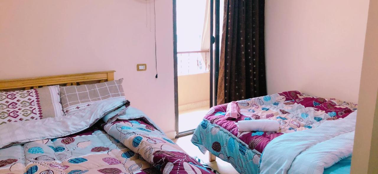 Family Apartment - Next To Abdeen Palace And Museum Kairo Exteriör bild