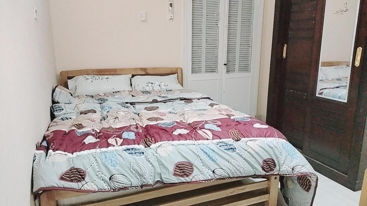 Family Apartment - Next To Abdeen Palace And Museum Kairo Exteriör bild