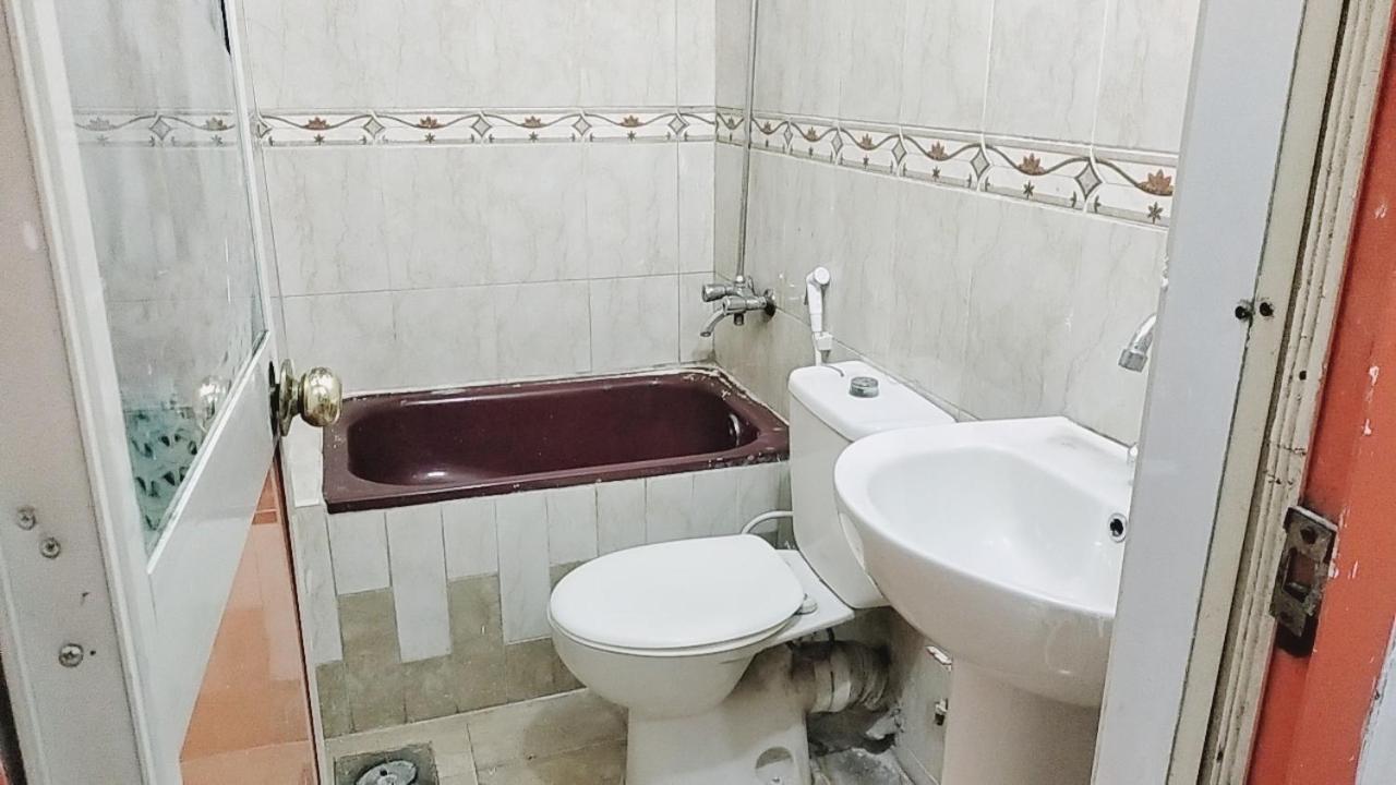 Family Apartment - Next To Abdeen Palace And Museum Kairo Exteriör bild