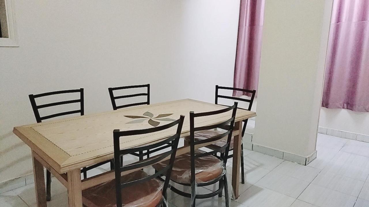 Family Apartment - Next To Abdeen Palace And Museum Kairo Exteriör bild